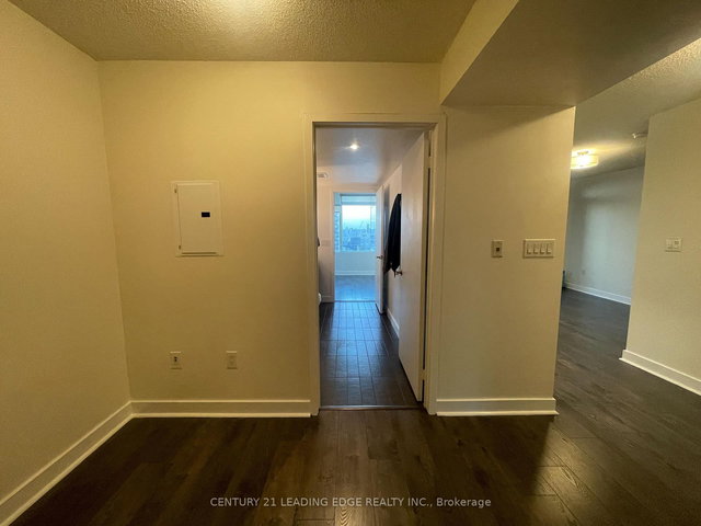 3211 - 25 Telegram Mews