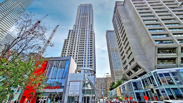 1604 - 35 Balmuto Street