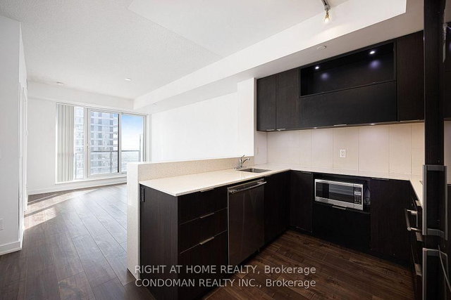 2313 - 170 Sumach Street