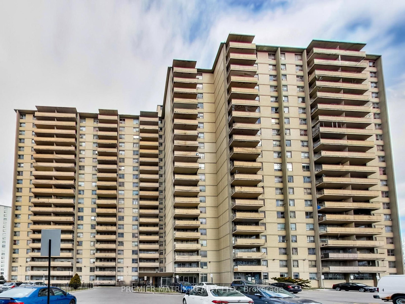 1411-65 Thorncliffe Park Drive, Toronto, ON, photo 2