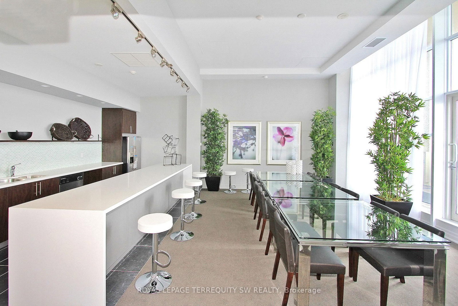 Condo for sale at 405-628 Fleet Street, Toronto, Ontario, M5V 1A8 - Niagara - MLS: C13017732