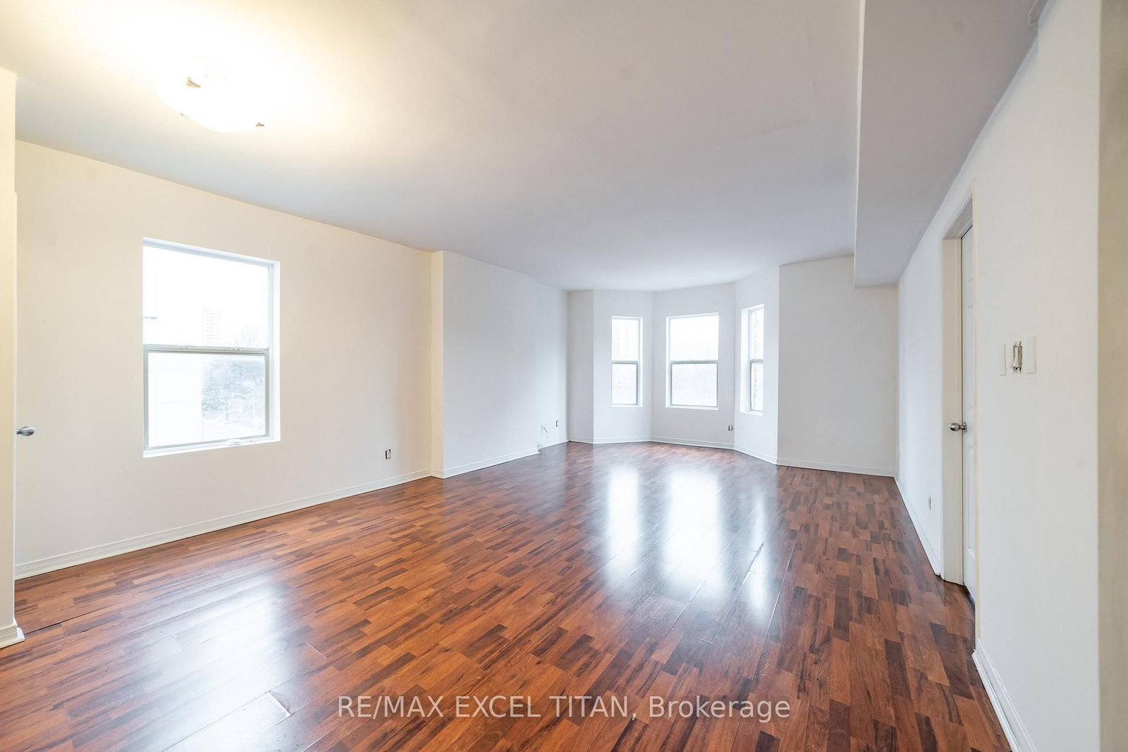 414 Jarvis Street, Unit 302