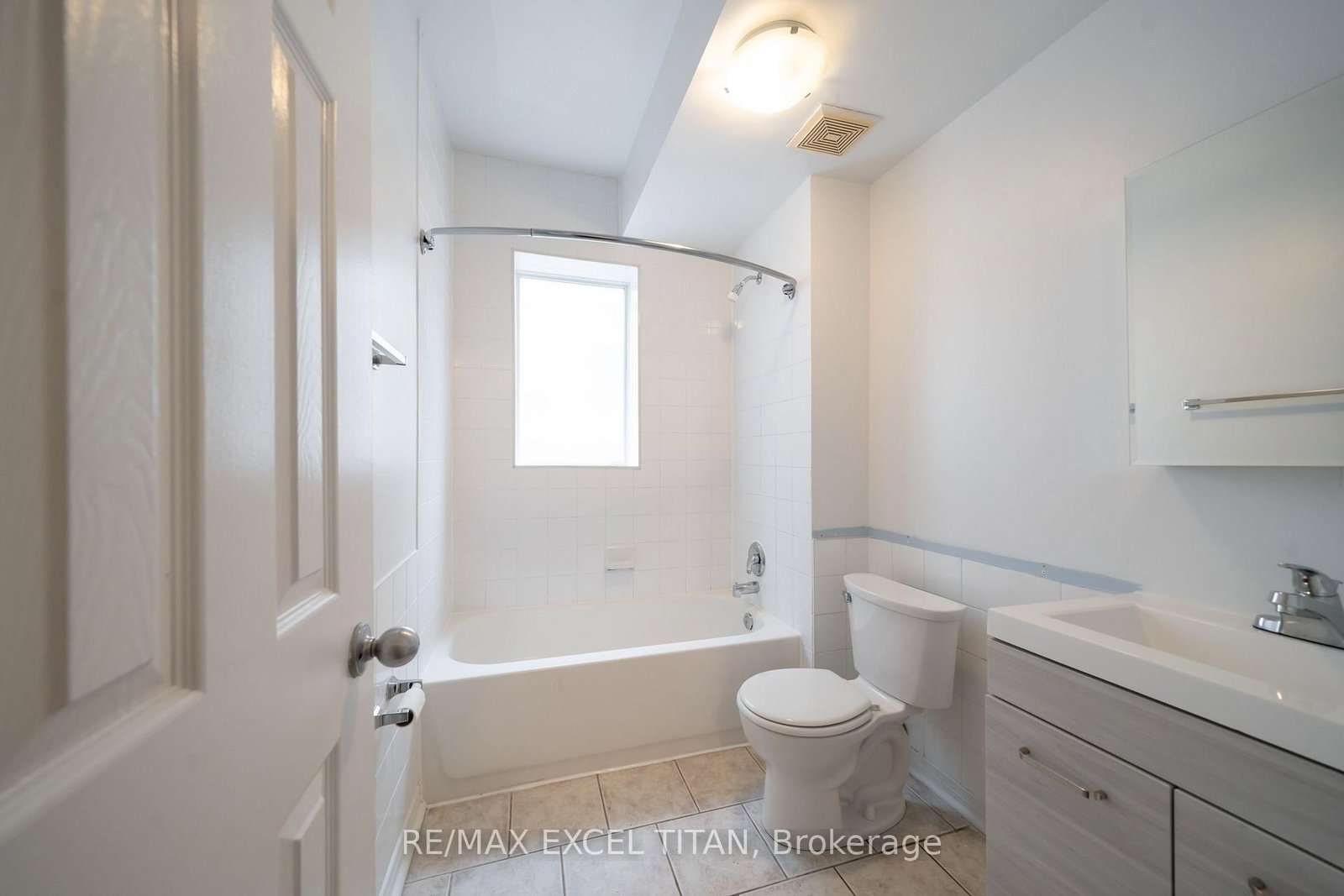 414 Jarvis Street, Unit 302 - Photo 9