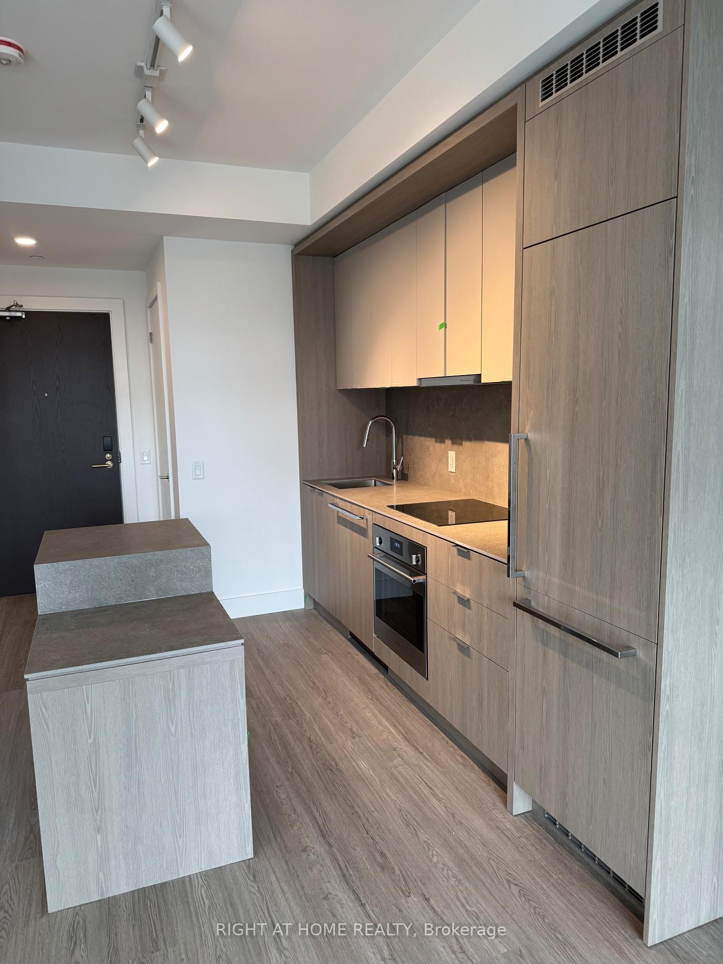 6 Greenbriar Road, Unit 514 - Photo 12