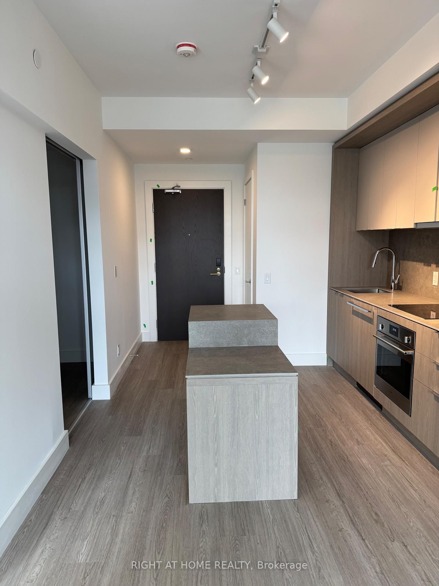 6 Greenbriar Road, Unit 514 - Photo 13