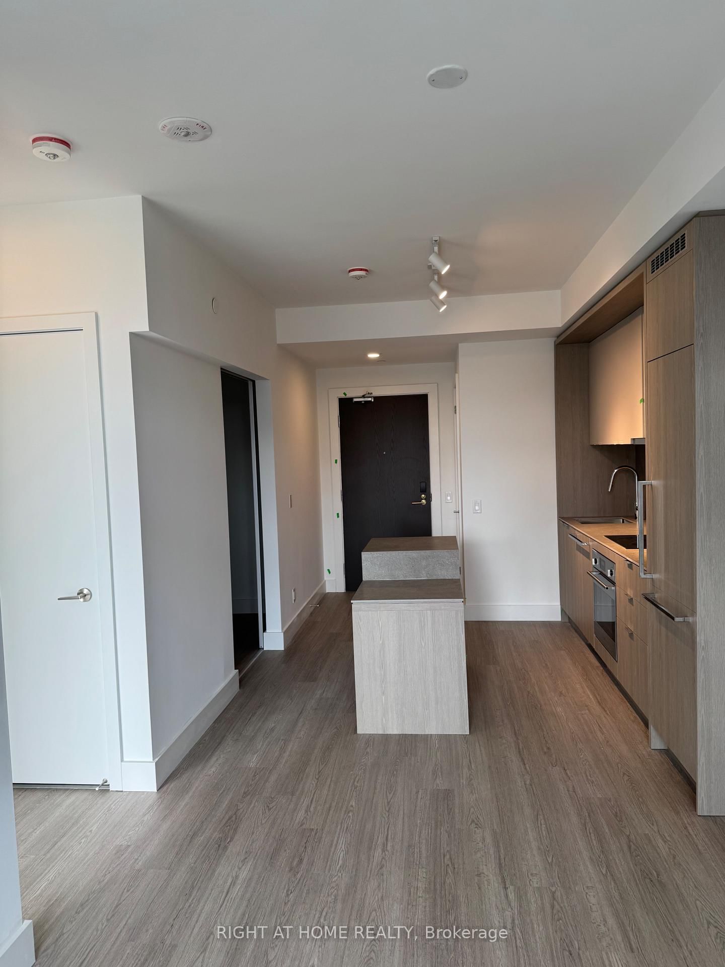 6 Greenbriar Road, Unit 514 - Photo 14