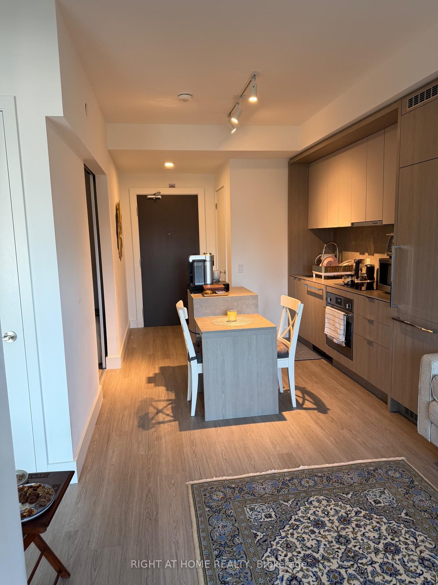 6 Greenbriar Road, Unit 514 - Photo 4