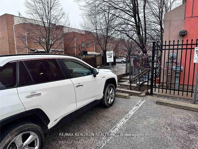 262 St Helens Avenue, Unit 109 - Photo 17