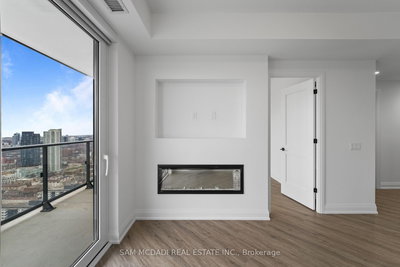 3808-634 Church Street, Toronto, Ontario image-0-4