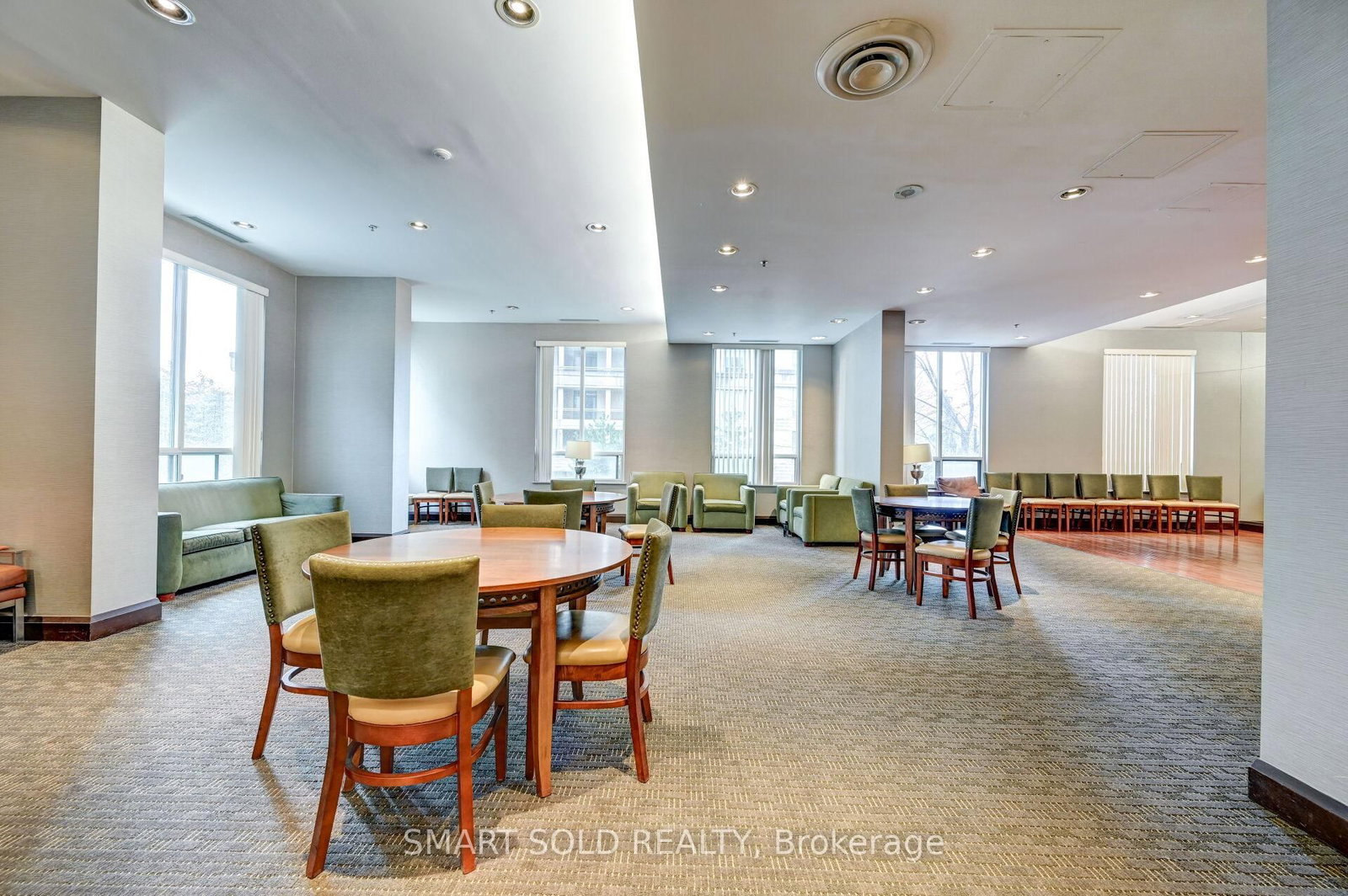 18 Parkview Avenue, Unit 1512 - Photo 24