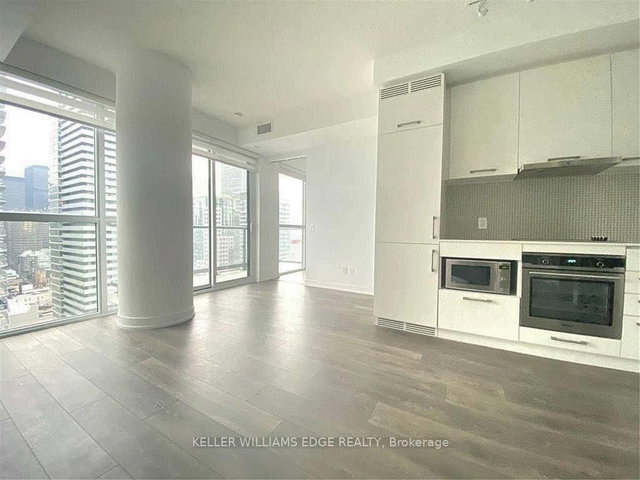 3612 - 87 Peter Street