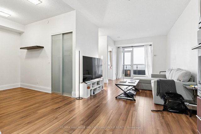 907 - 120 Harrison Garden Boulevard