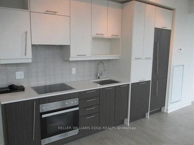 2009-30 Nelson Street, Toronto, ON, photo 3