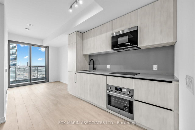 2212 - 35 Parliament Street