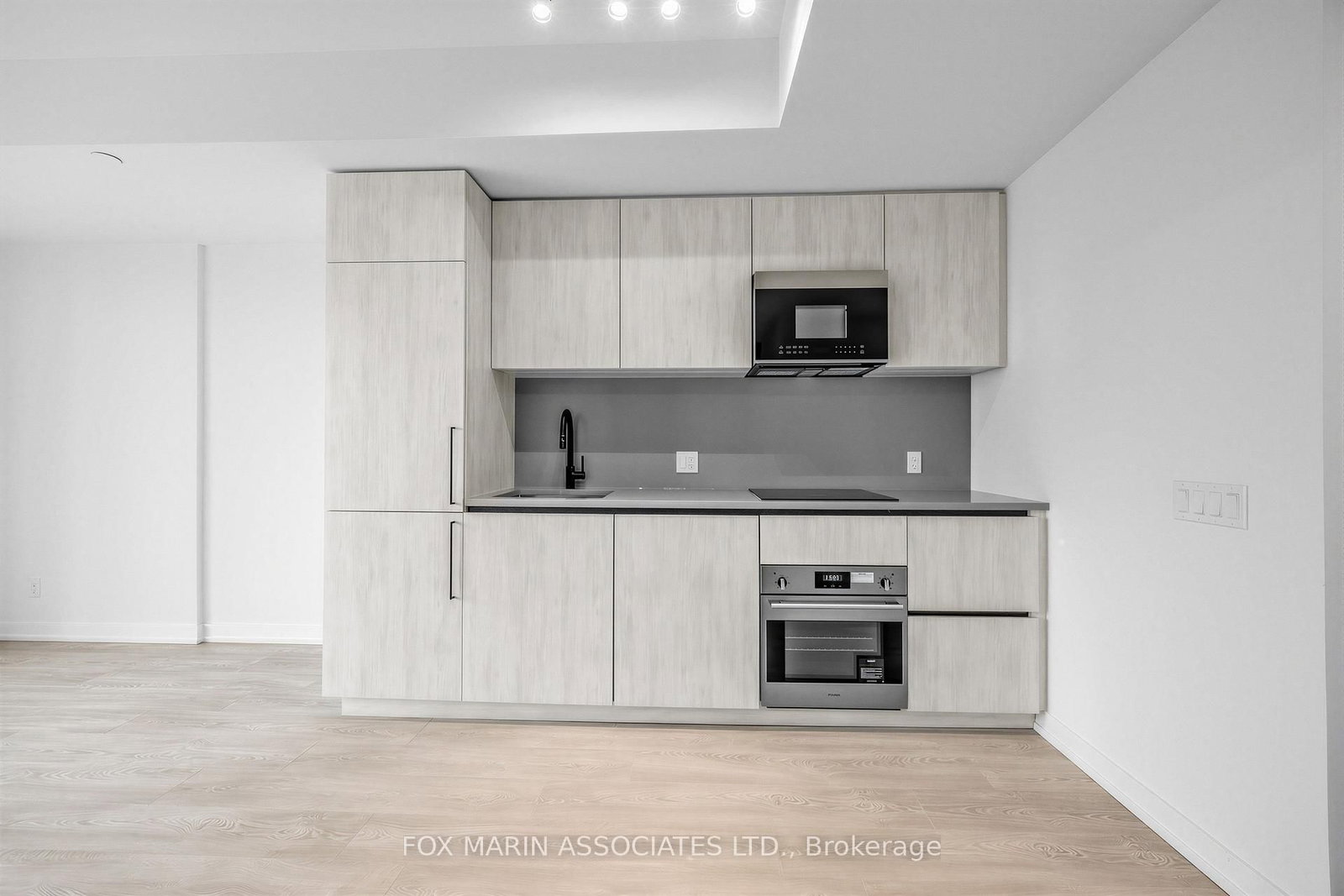 35 Parliament Street, Unit 2212 - Photo 2