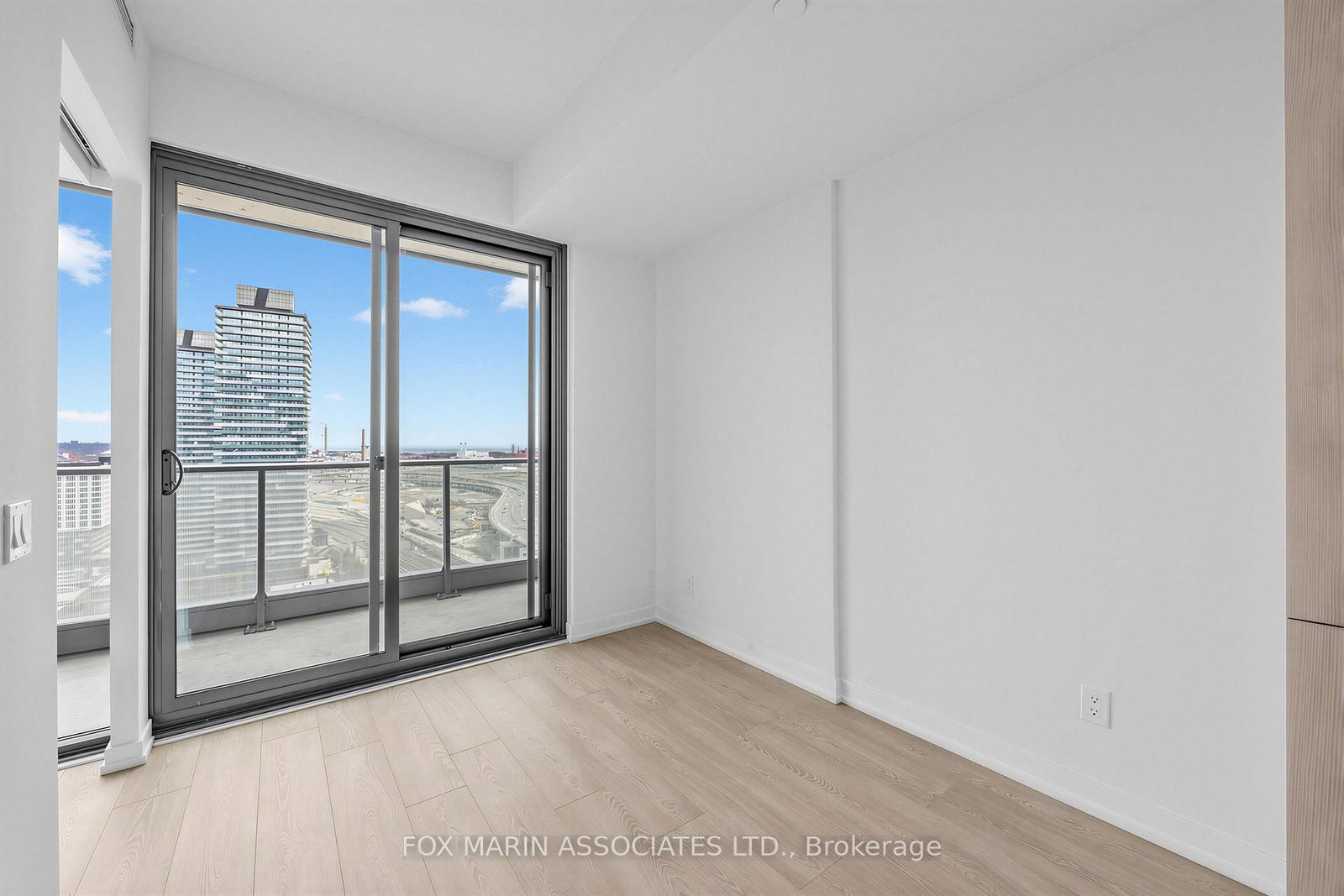 35 Parliament Street, Unit 2212 - Photo 8