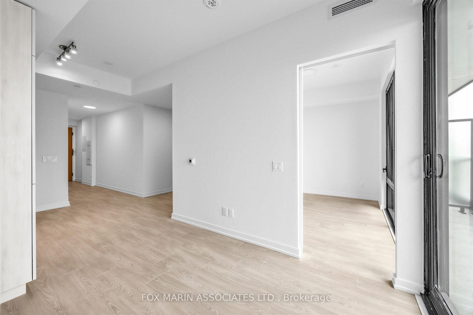 35 Parliament Street, Unit 2212 - Photo 9