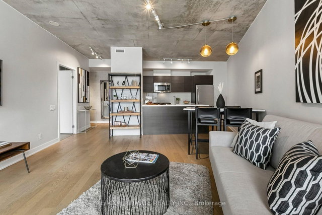 217 - 318 King Street E