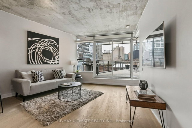 217 - 318 King Street E