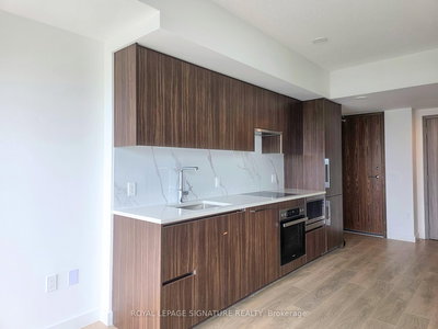 3312-3 Concord Cityplace Way, Toronto, Ontario image-0-4