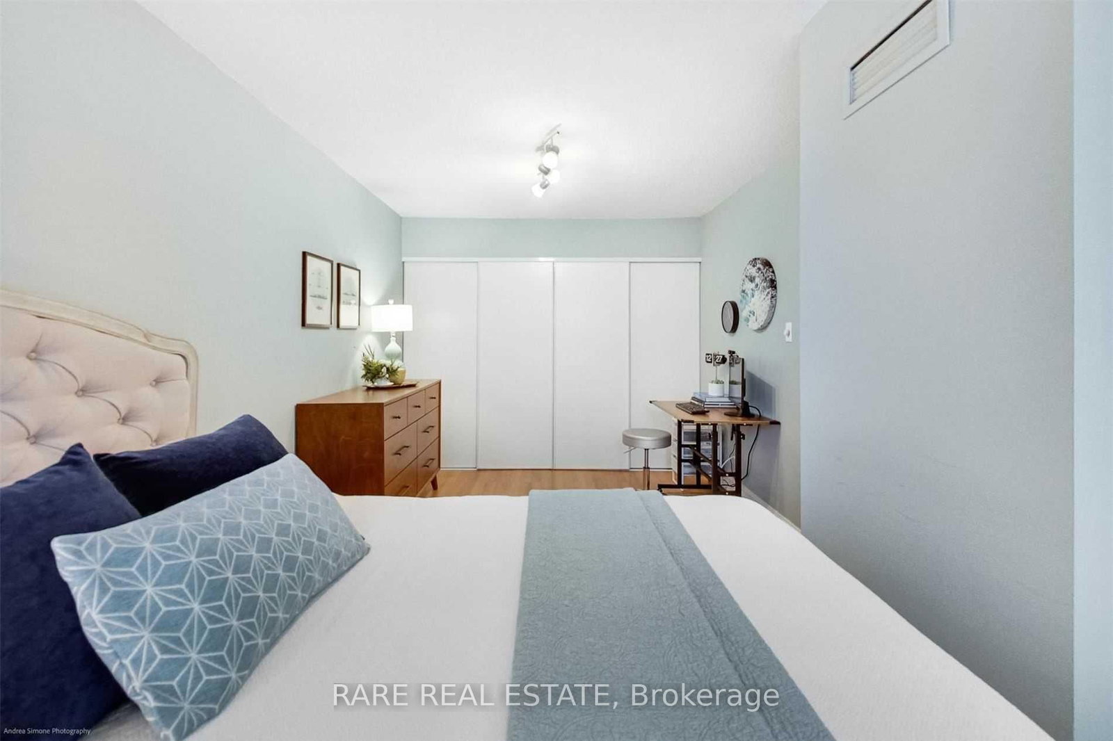 40 Scollard Street, Unit 402 - Photo 17