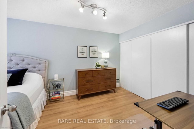 402 - 40 Scollard Street