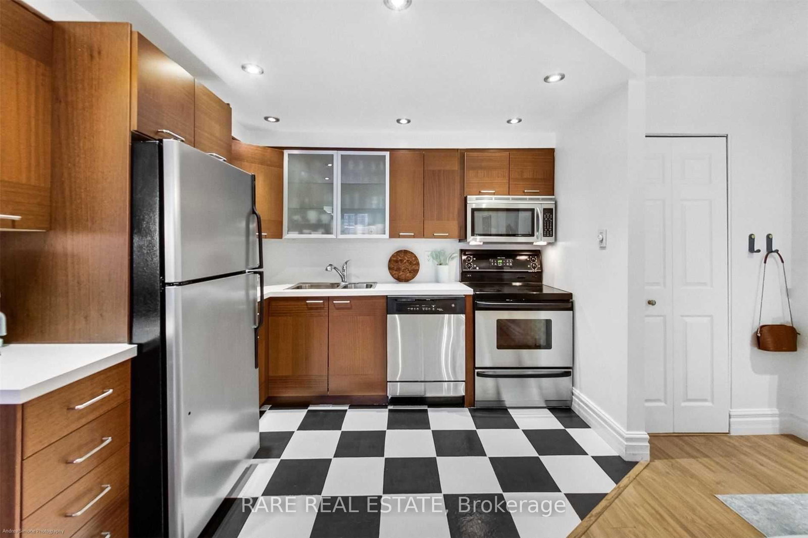 40 Scollard Street, Unit 402 - Photo 5