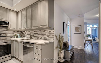 2529-15 Northtown Way, Toronto, Ontario image-0-3