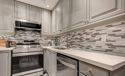 2529-15 Northtown Way, Toronto, Ontario image-0-4