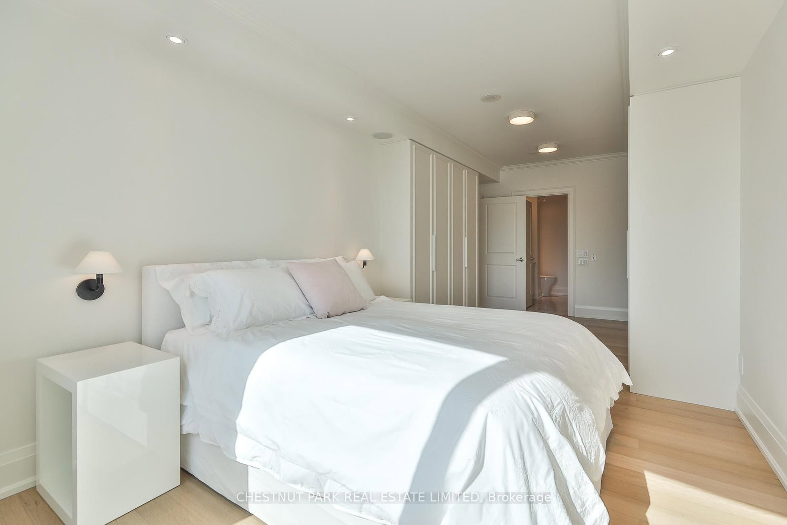 25 Scrivener Square, Unit 909 - Photo 22