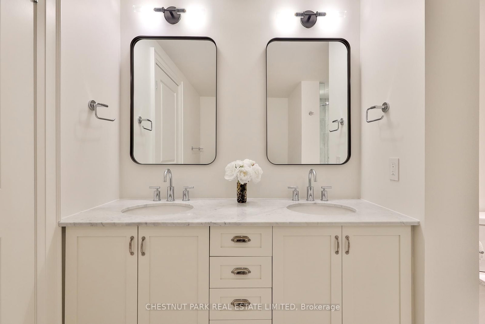 25 Scrivener Square, Unit 909 - Photo 24