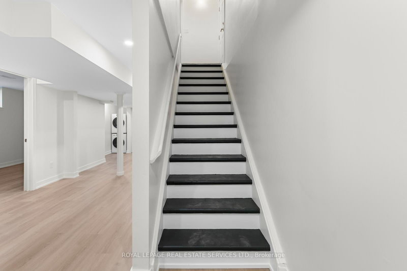 Lower - 1129 Mount Pleasant Rd, Toronto, M4P 2M8 | Image 3