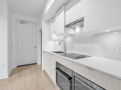 105-99 Broadway Avenue, Toronto, Ontario image-0-2