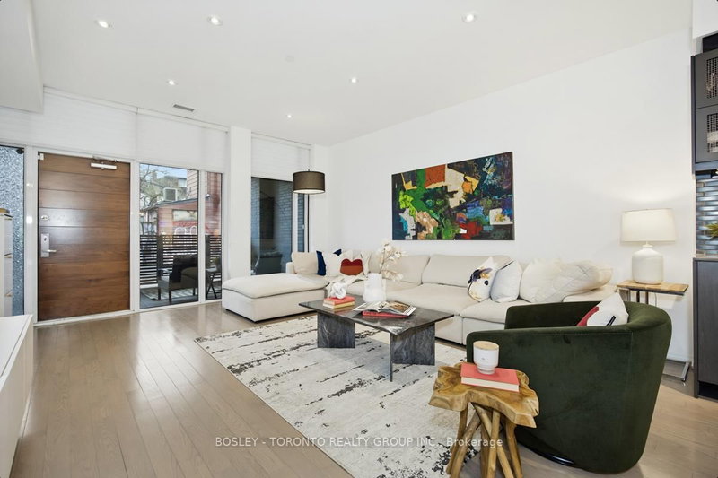 10 Loretto Lane, Toronto, M5S 0B7 | Image 2