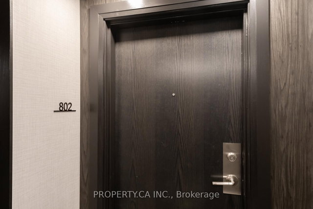 802 - 3000 Bathurst Street