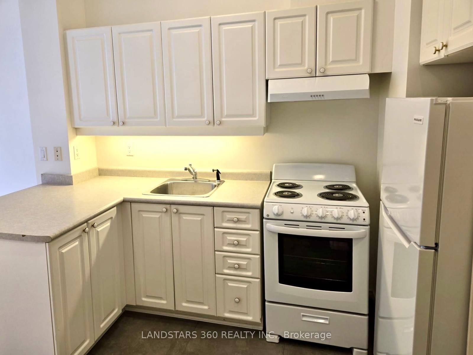 7 King Street E, Unit 714 - Photo 12