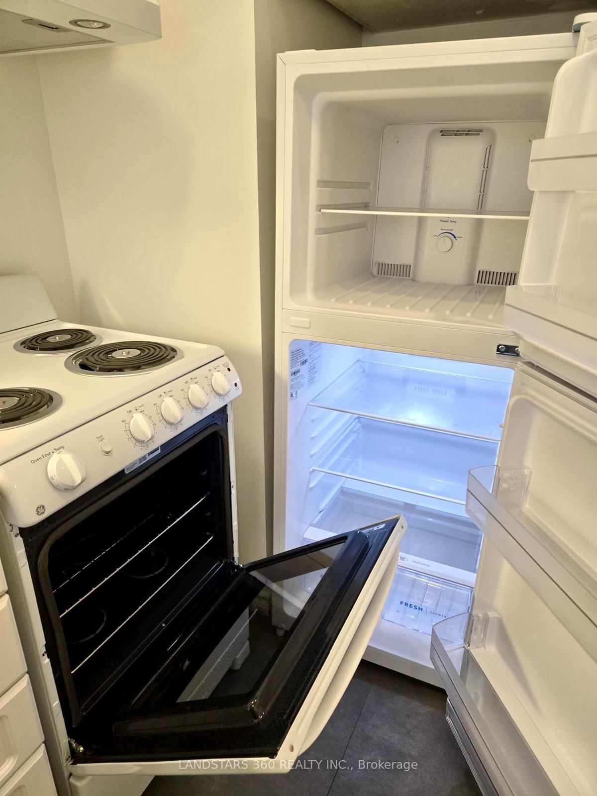 7 King Street E, Unit 714 - Photo 13