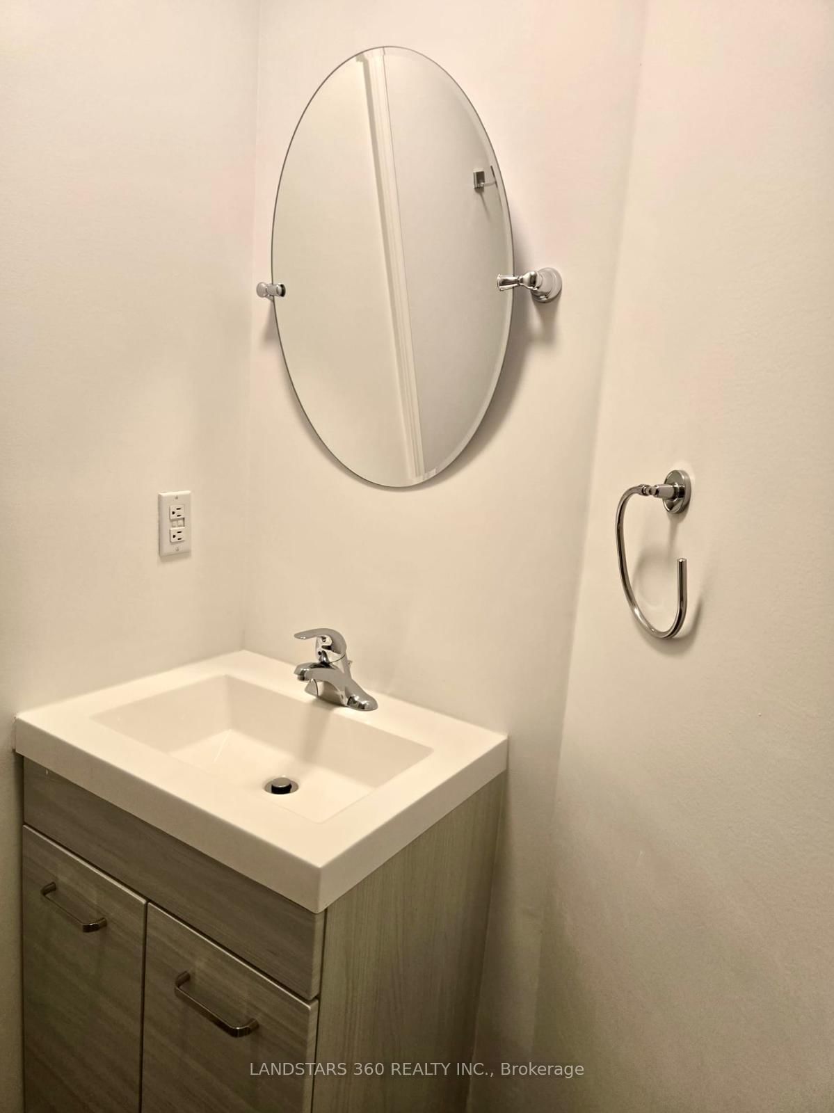 7 King Street E, Unit 714 - Photo 14