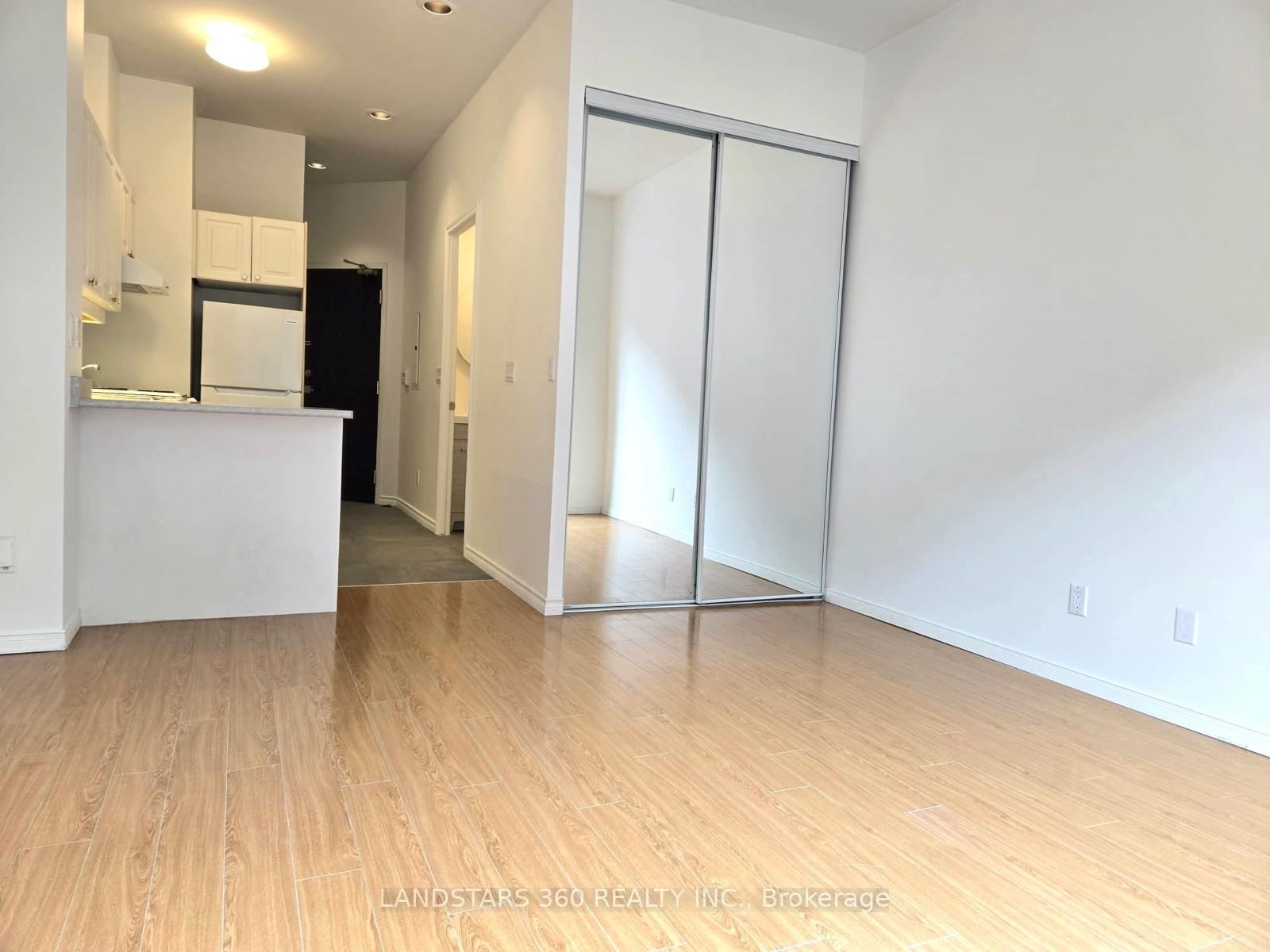 7 King Street E, Unit 714 - Photo 9