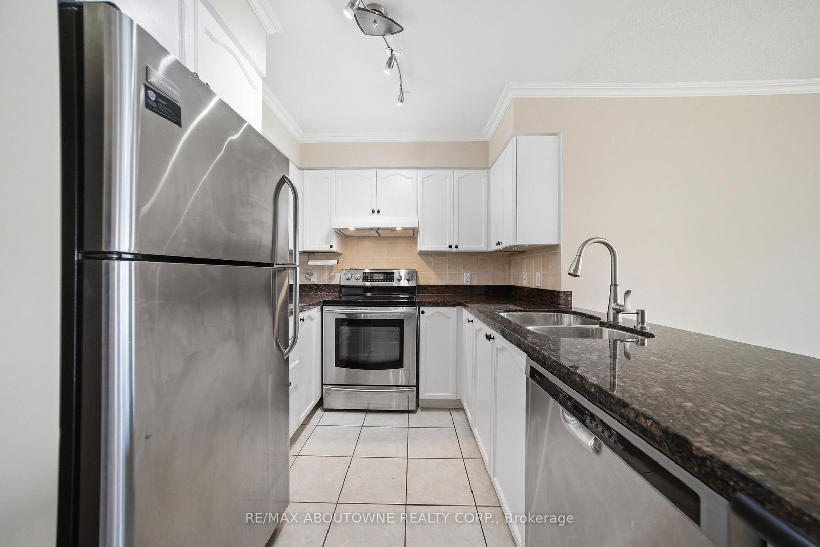 23 Hollywood Avenue, Unit 2706 - Photo 4