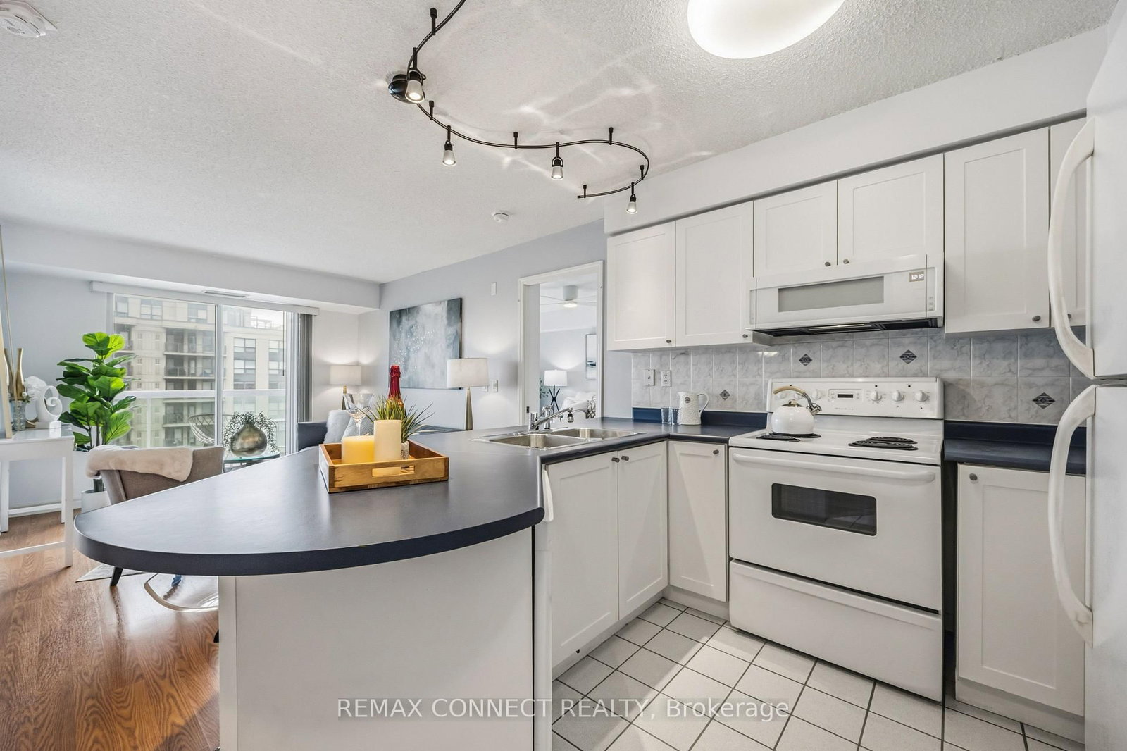 Condo for sale at 504-890 Sheppard Avenue, Toronto, Ontario, M3H 2T5 - Bathurst Manor - MLS: C13018940