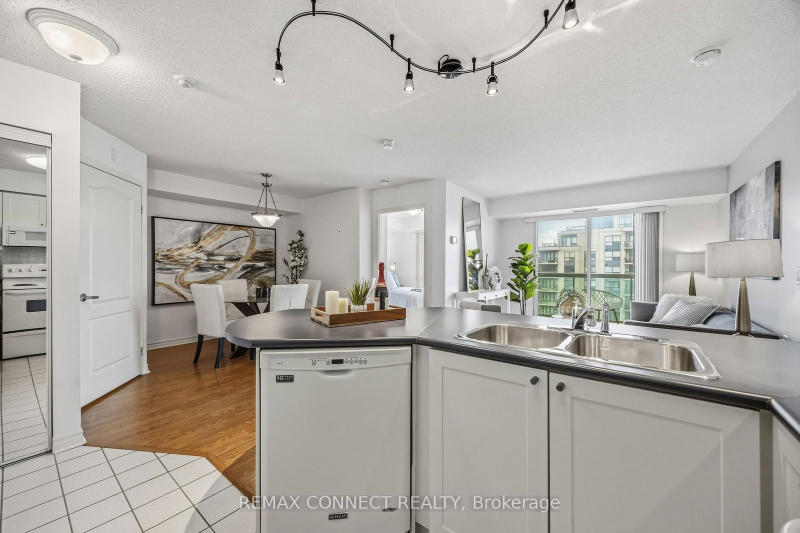 Condo for sale at 504-890 Sheppard Avenue, Toronto, Ontario, M3H 2T5 - Bathurst Manor - MLS: C13018940