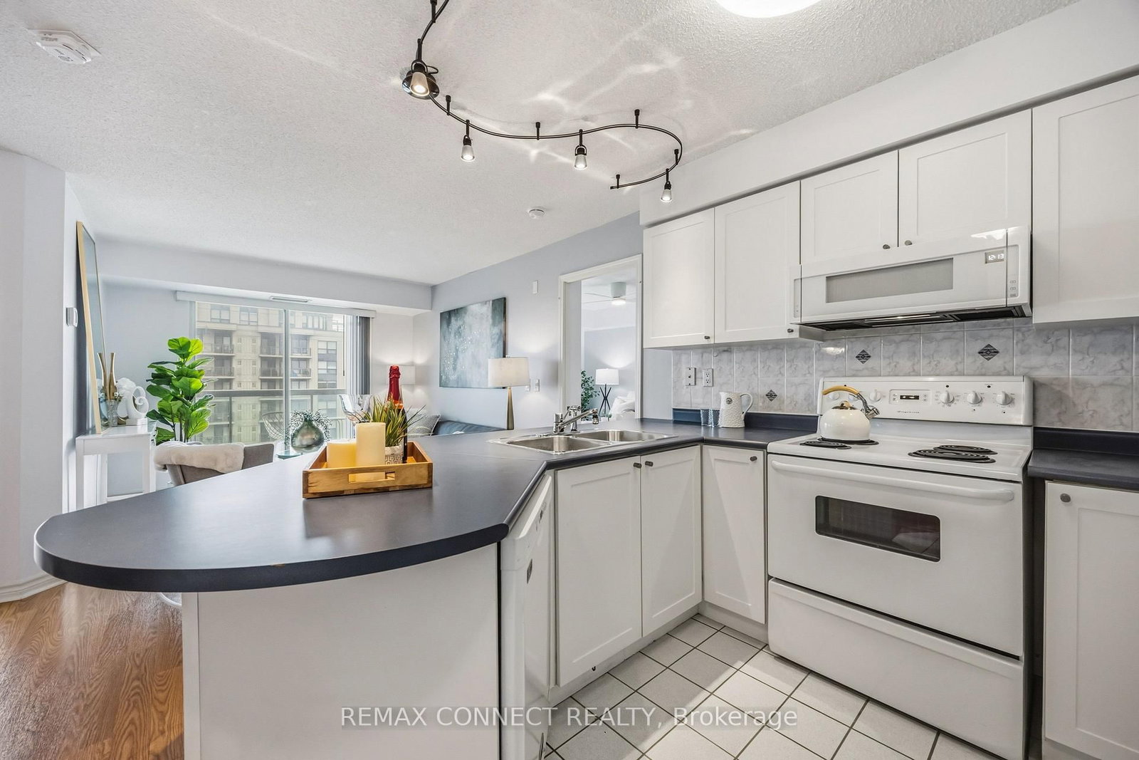 Condo for sale at 504-890 Sheppard Avenue, Toronto, Ontario, M3H 2T5 - Bathurst Manor - MLS: C13018940