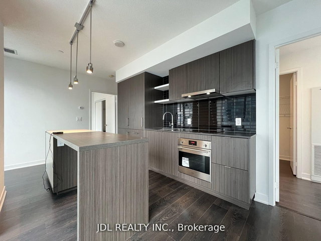 3010 - 88 Harbour Street