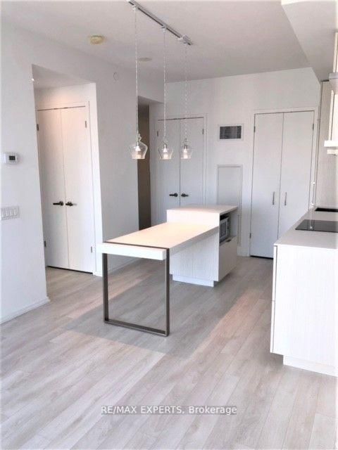 197 Yonge Street, Unit 2001 - Photo 8