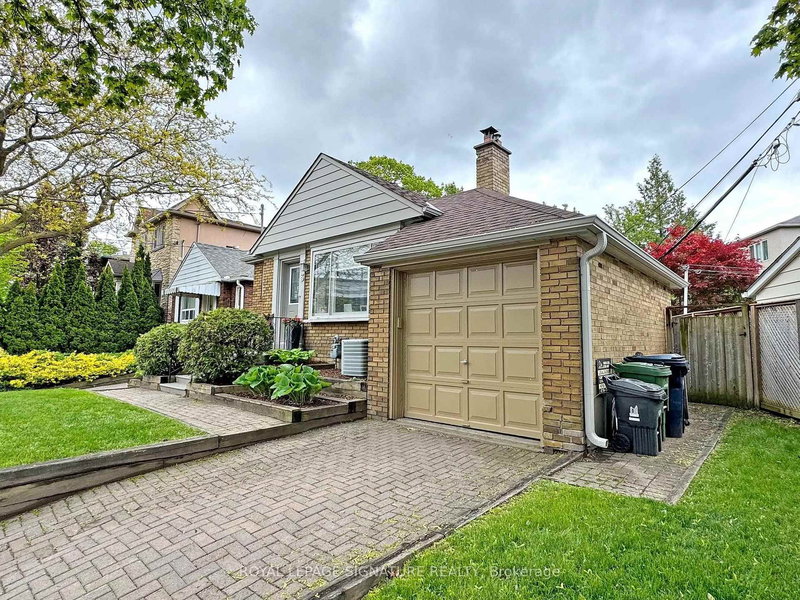 3 Kenrae Rd, Toronto, M4G 1X9 | Image 3