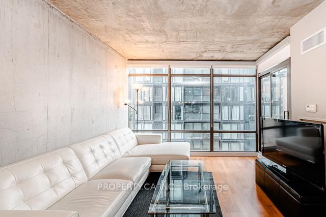 22 Wellesley Street E, Unit 807 - Photo 10