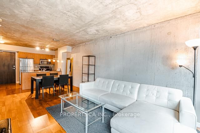 22 Wellesley Street E, Unit 807 - Photo 12