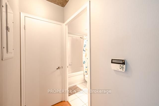 22 Wellesley Street E, Unit 807 - Photo 13