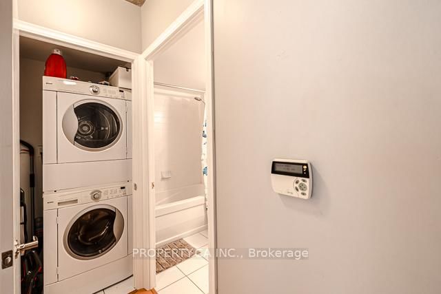 22 Wellesley Street E, Unit 807 - Photo 14